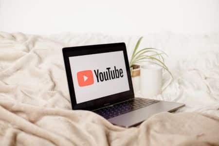 Quand commencer apprendre anglais Youtube 2026 | Quand-debuter-apprendre-anglais-Youtube
